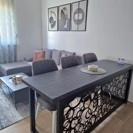 Lux Two Nova Pazova